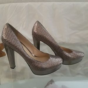 Enzo Angiolini 5in Silver Metallic Sparkle Heels